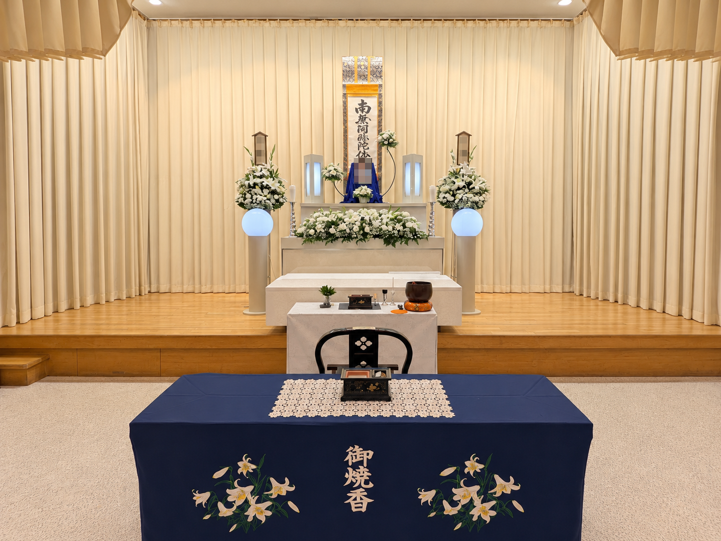 堺市立斎場で行われた一日葬の葬儀事例として、式場の雰囲気や当日の流れが分かる写真です。